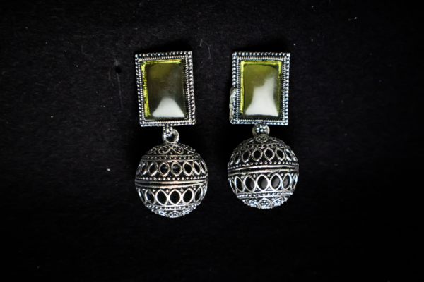 Silver Earrings with Green Pearl